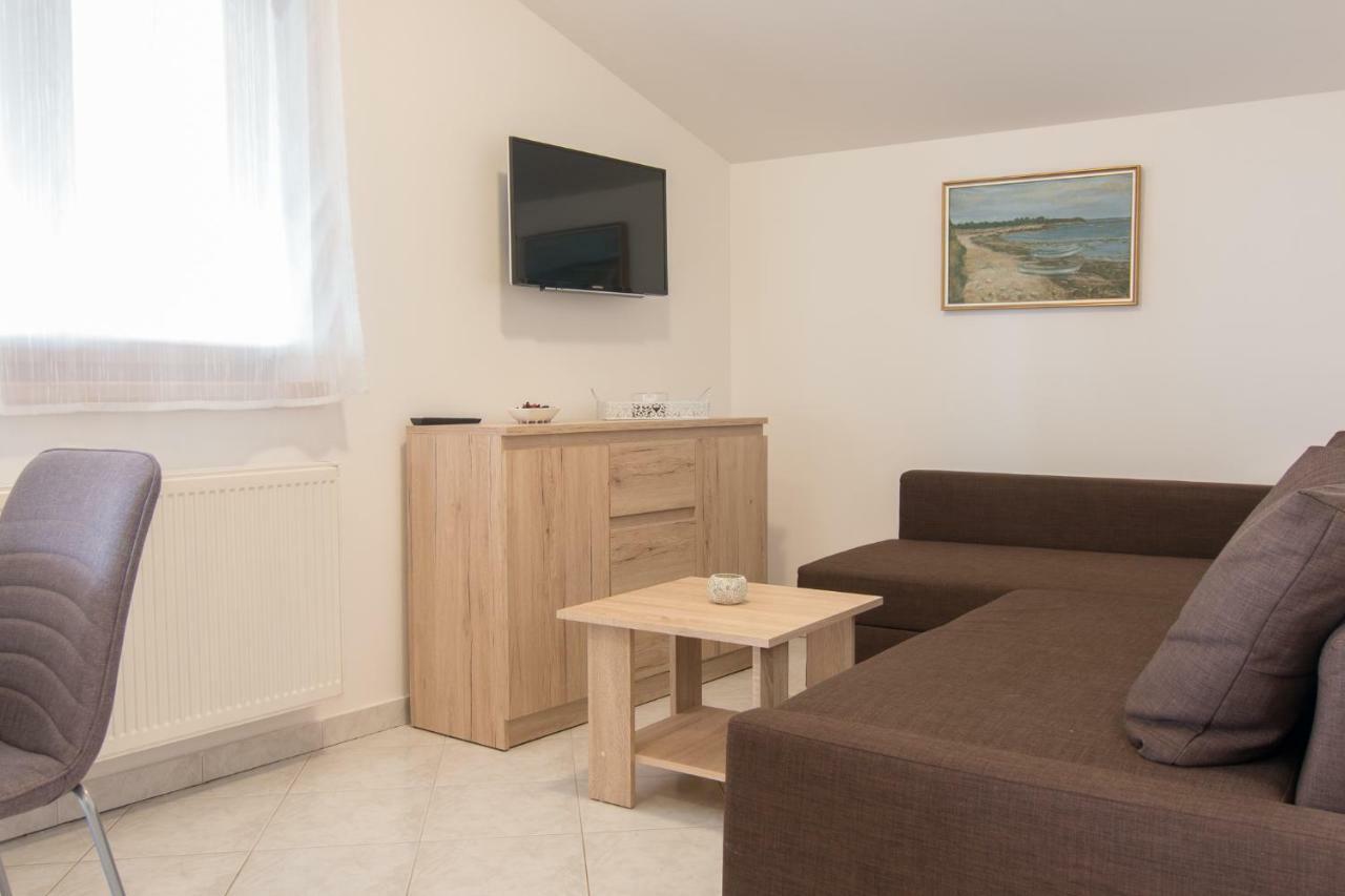 Apartman Deni Peroj Exterior photo