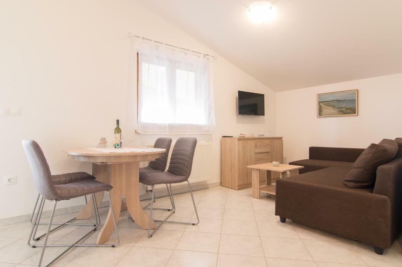 Apartman Deni Peroj Exterior photo