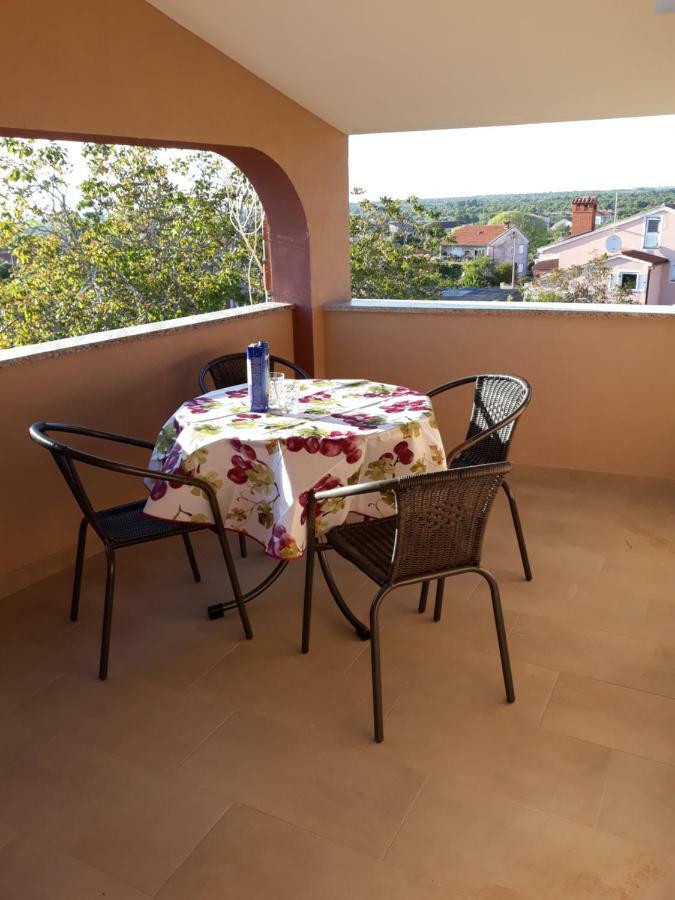 Apartman Deni Peroj Exterior photo